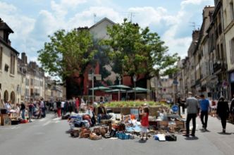 Flea market (Dijon) © Alison Jordan