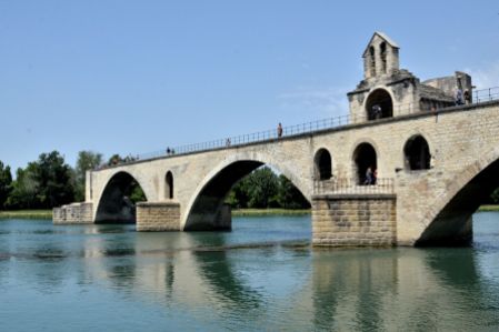 Pont St-Bénézet (Avignon) © Alison Jordan