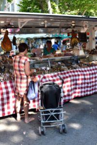 Blending in... Market, Place des Prêcheurs (Aix-en-Provence) © Alison Jordan